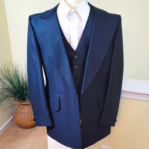 Palm Beach Formal 3pc.Tuxedo - Picture 7 of 16